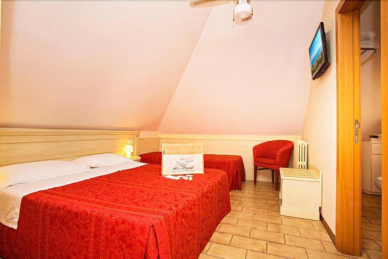 Hotel Lo Squalo Grottammare Exteriör bild