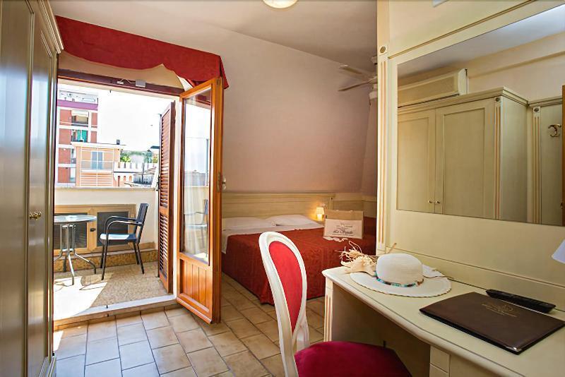 Hotel Lo Squalo Grottammare Exteriör bild