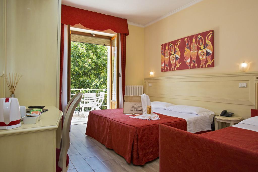 Hotel Lo Squalo Grottammare Rum bild