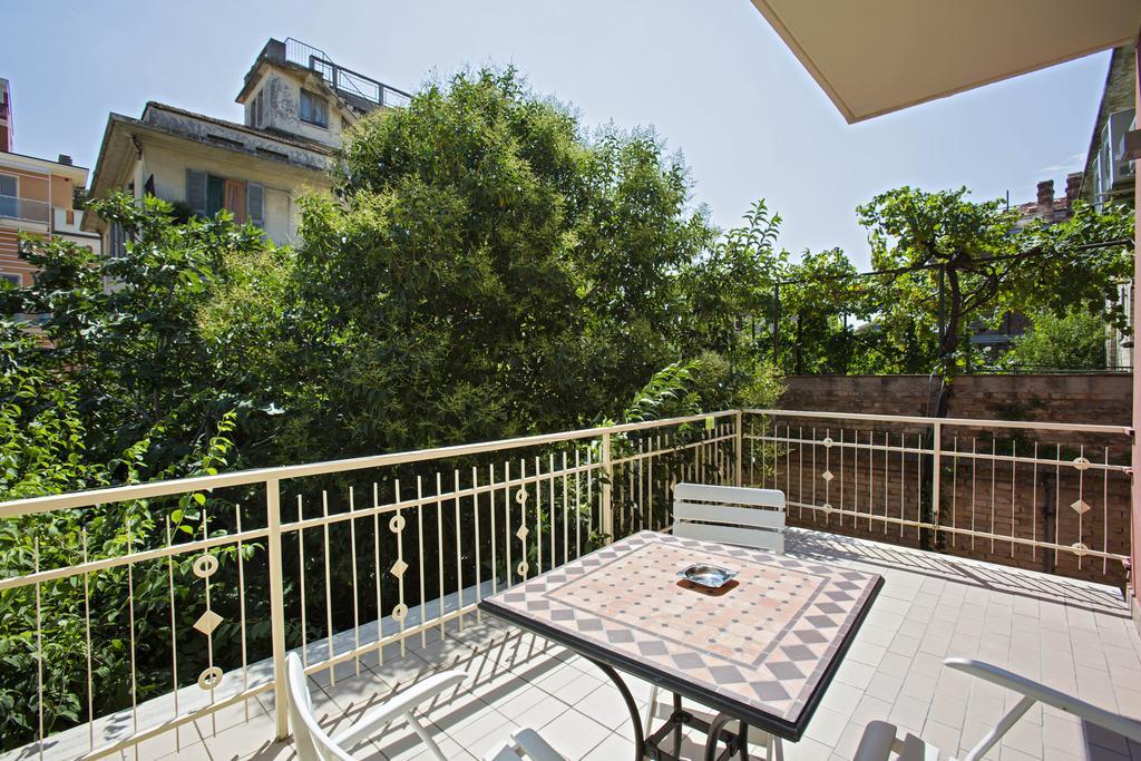 Hotel Lo Squalo Grottammare Rum bild