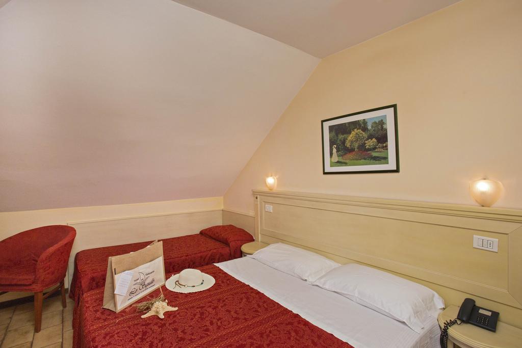 Hotel Lo Squalo Grottammare Rum bild