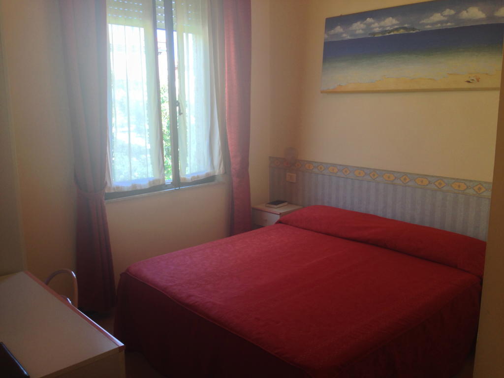 Hotel Lo Squalo Grottammare Rum bild